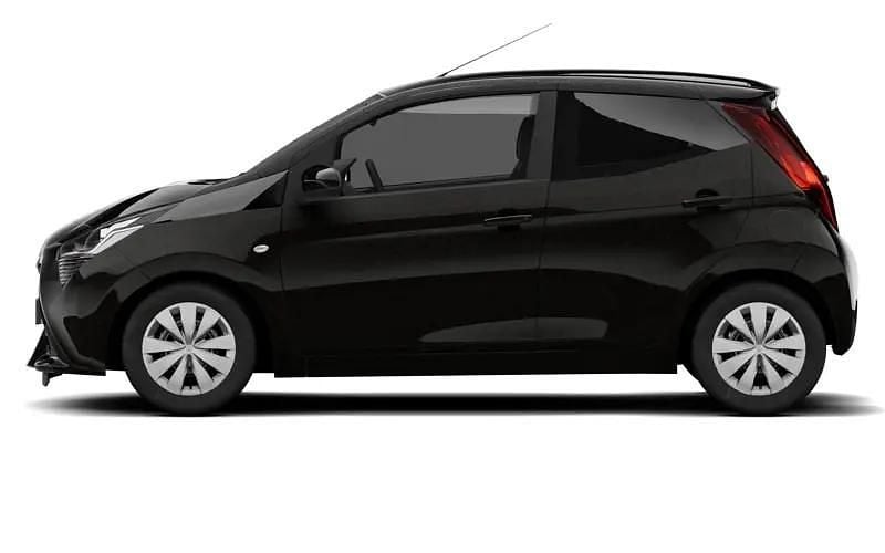 Used Toyota Aygo X-play 72 HP (52 kW) 2020 Hatchback
