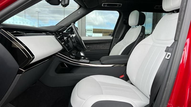 Second-hand Land Rover Range Rover Sport First Edition 530 CP (389 kW) 2023 Roșu SUV