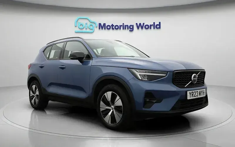 Usado Volvo XC40 Plus 211 CV (155 kW) 2023 Azul SUV