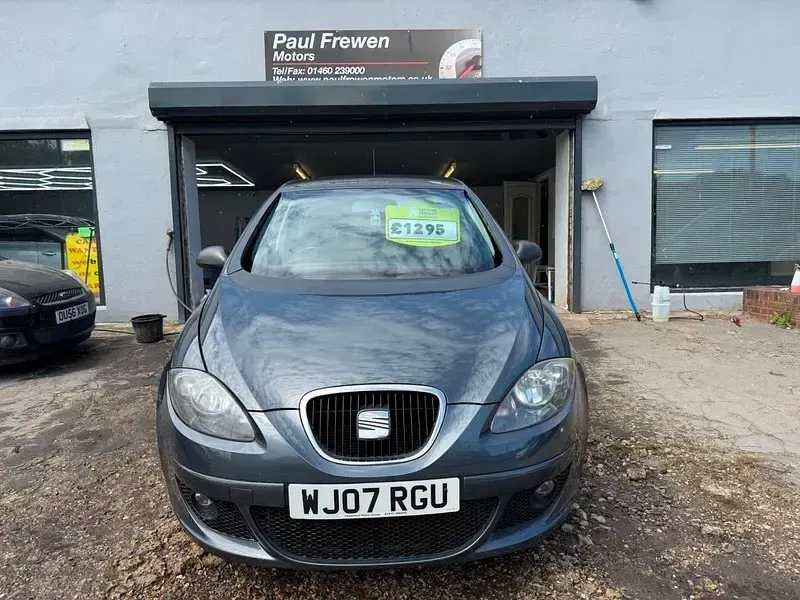 Begagnad Seat Altea Reference 102 HK (75 kW) 2007 Grå Minibuss