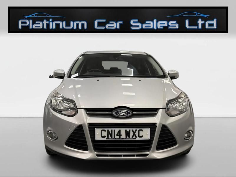 Usado Ford Focus Zetec 2014 Prateado Citadino