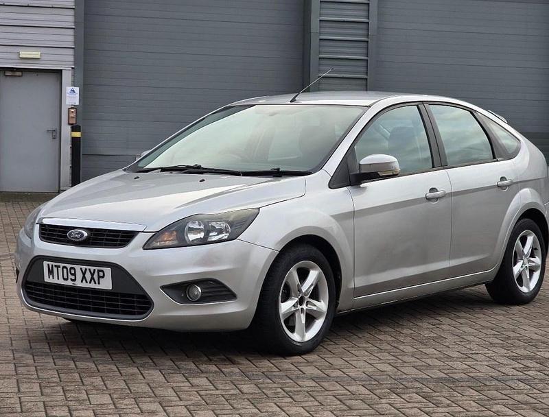 Used Ford Focus Zetec 2009 Silver Hatchback