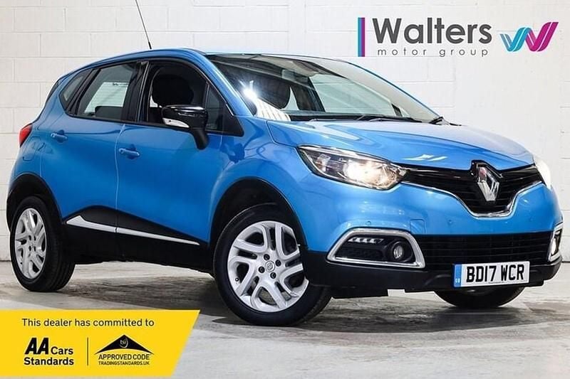 Blue Used 2017 Renault Captur Dynamique SUV | £5,000 (Fair price) - Image 1/1