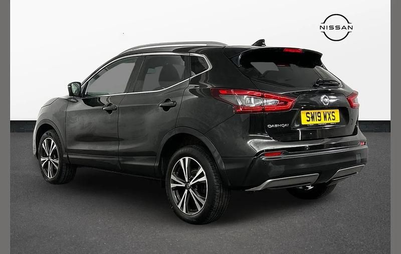 Used Nissan Qashqai N-Connecta 115 HP (84 kW) 2019 Black SUV