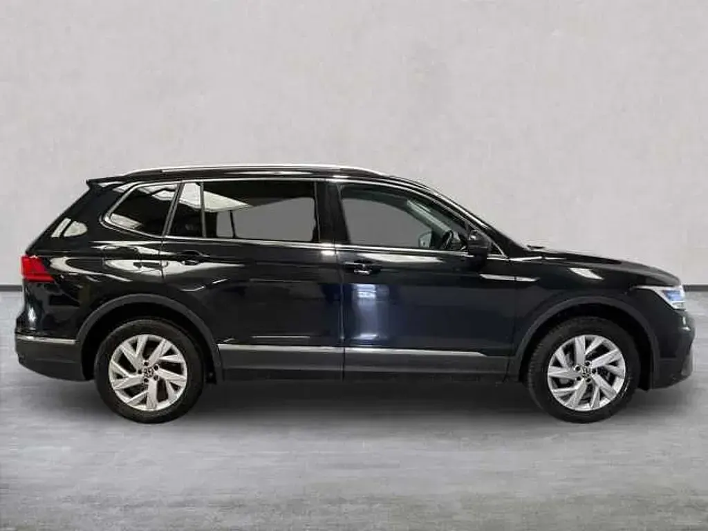 Usado VW Tiguan Allspace Life 150 HP (110 kW) 2023 Preto SUV