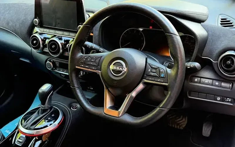 Gebraucht Nissan Juke Tekna+ 114 PS (83 kW) 2023 Rot SUV