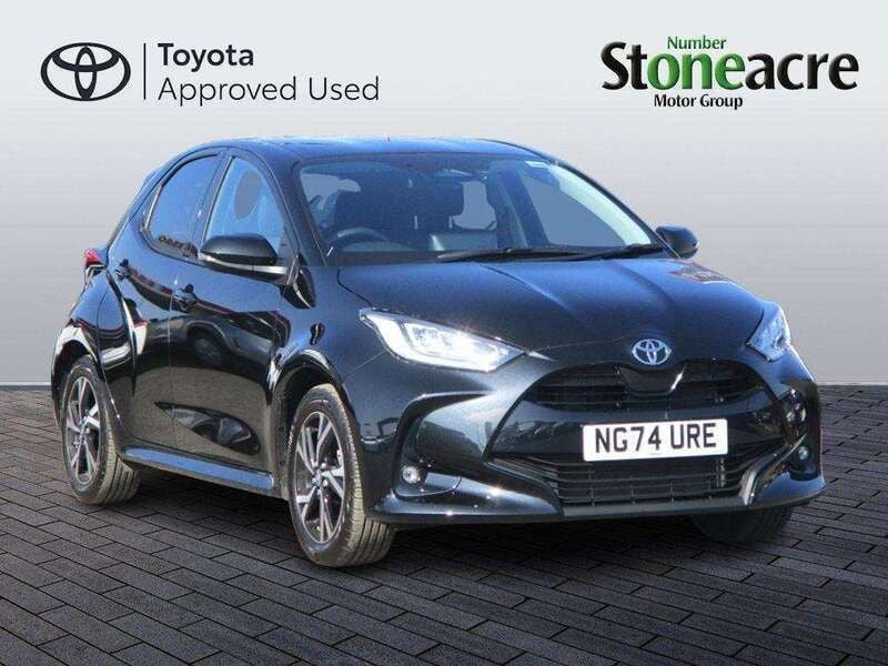 Black Used 2025 Toyota Yaris Hybrid Design Hatchback | £19,750 (Fair price) - Image 1/4