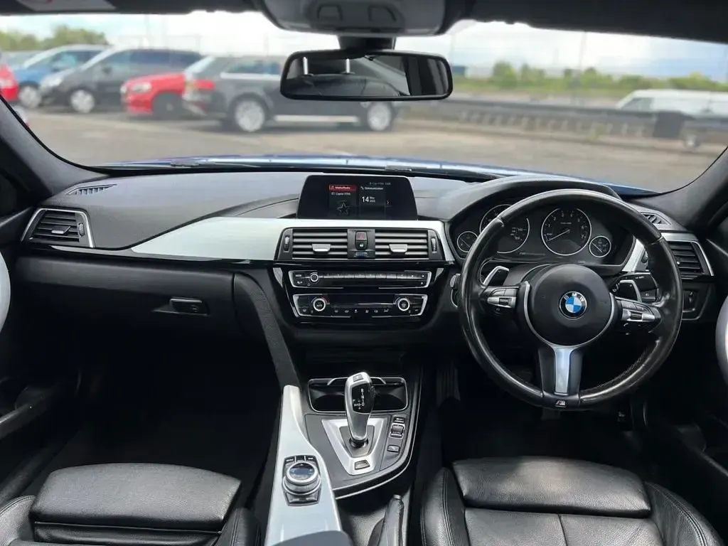 Usado BMW 330e M Sport 2018 Azul Berlina