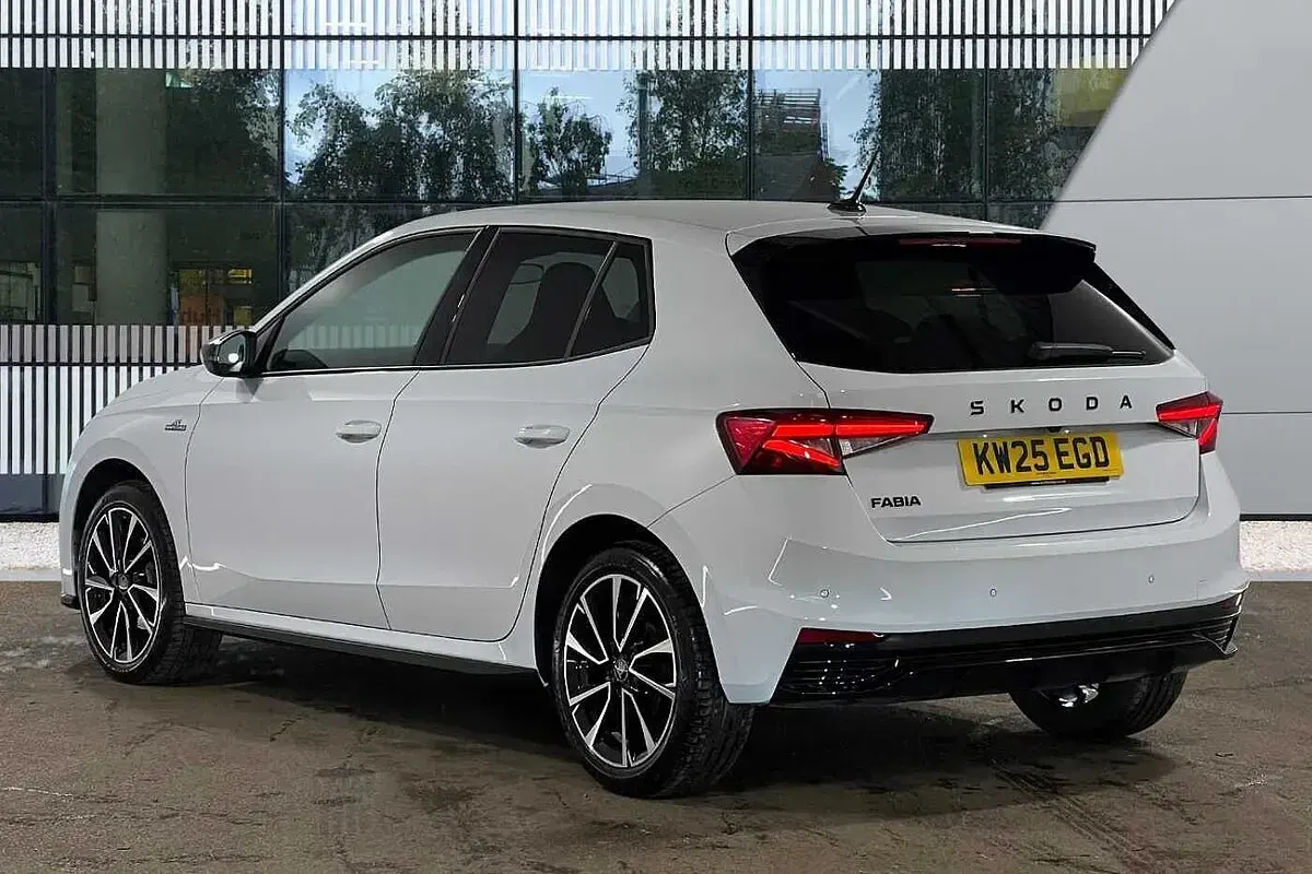 Używany Skoda Fabia Monte Carlo 85 KM (62 kW) 2025 Biały Hatchback