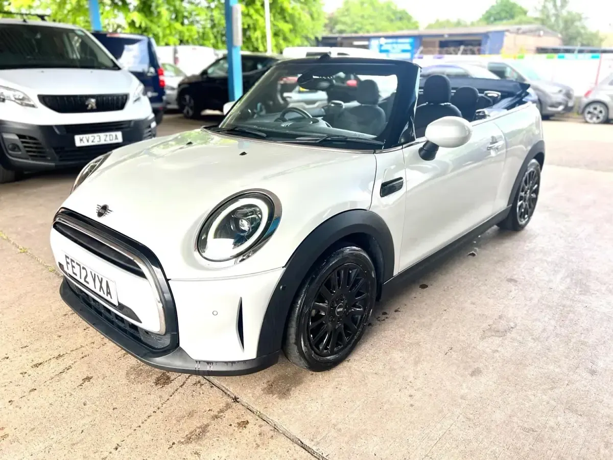 Używany Mini Cooper Cabriolet Classic 2022 Srebrny Kabriolet