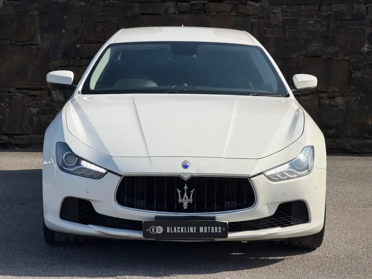 Used Maserati Ghibli 275 HP (202 kW) 2017 White Sedan