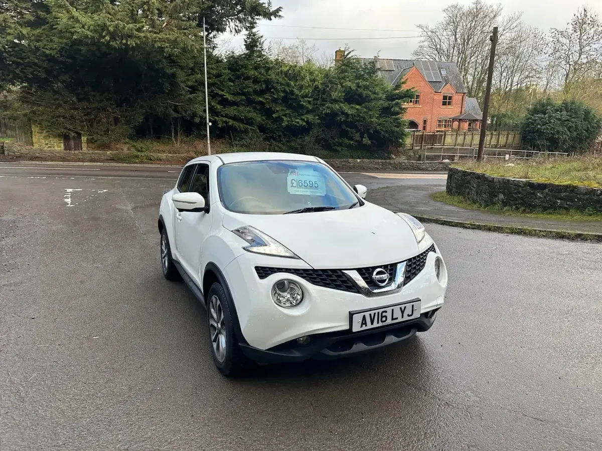 Used Nissan Juke Tekna 110 HP (80 kW) 2016 White SUV