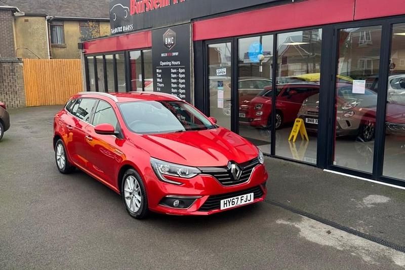 Used 2017 Renault Mégane IV Dynamique Estate | £6,400 (Fair price) - Image 1/1