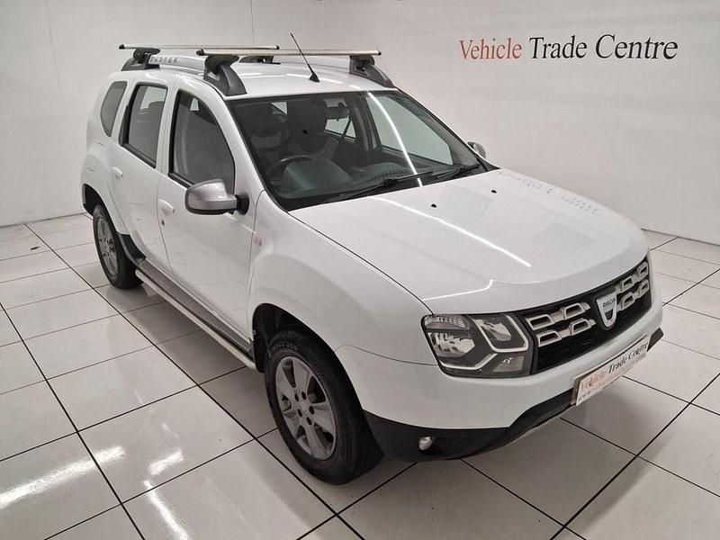 Used Dacia Duster Lauréate 110 HP (80 kW) 2016 White Hatchback