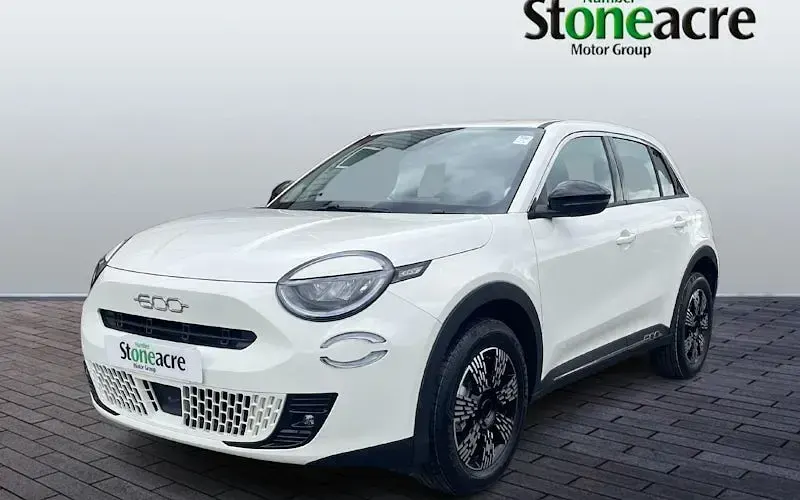 New Fiat 600 136 HP (100 kW) 2025 White SUV