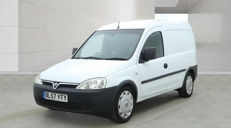 Used Vauxhall Combo 2008 White MPV
