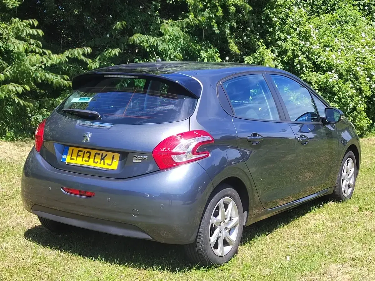 Used Peugeot 208 Active 67 HP (49 kW) 2013 Grey Hatchback