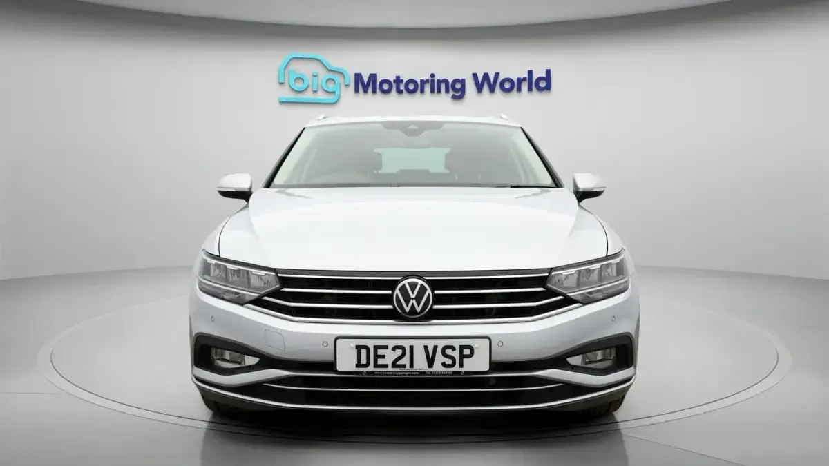 Usado VW Passat SEL 2021 Prateado Carrinha