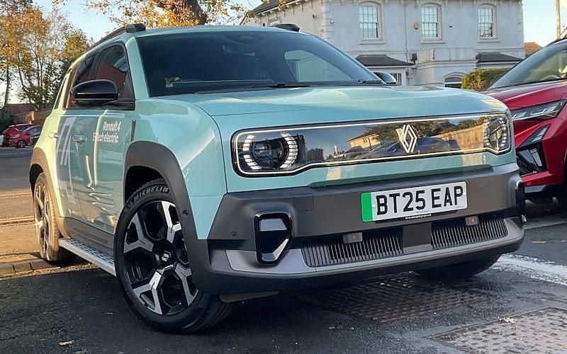 Used Renault R4 Komfort 110 kW (150 HP) 2025 Estate