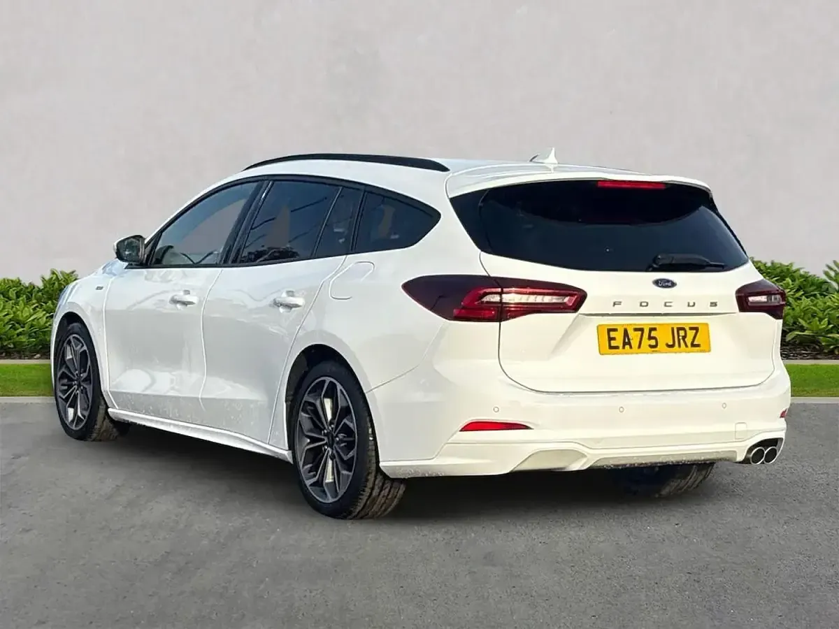 Used Ford Focus ST-Line X 155 HP (114 kW) 2025 White Estate