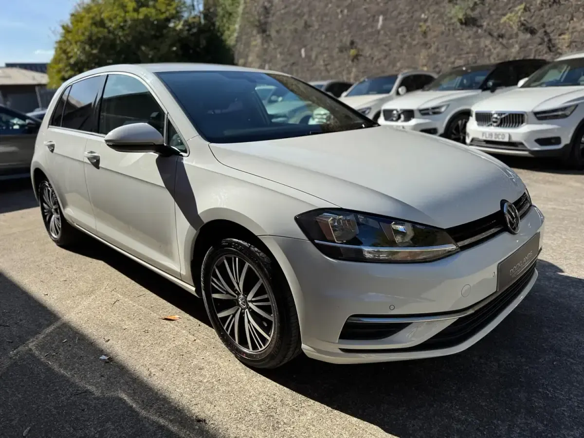 Used VW Golf VII SE 2017 White Hatchback