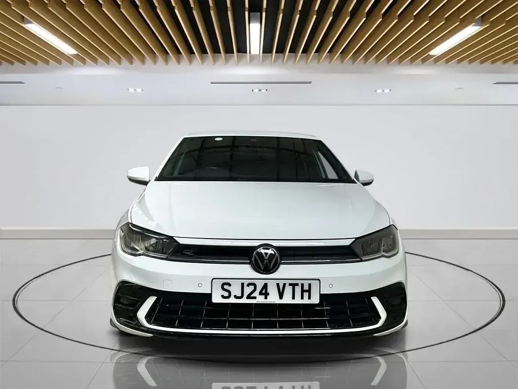 Used VW Polo R-line 95 HP (69 kW) 2024 White Hatchback