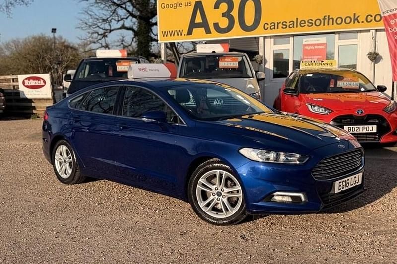 Used Ford Mondeo Zetec 160 HP (117 kW) 2016 Blue Hatchback