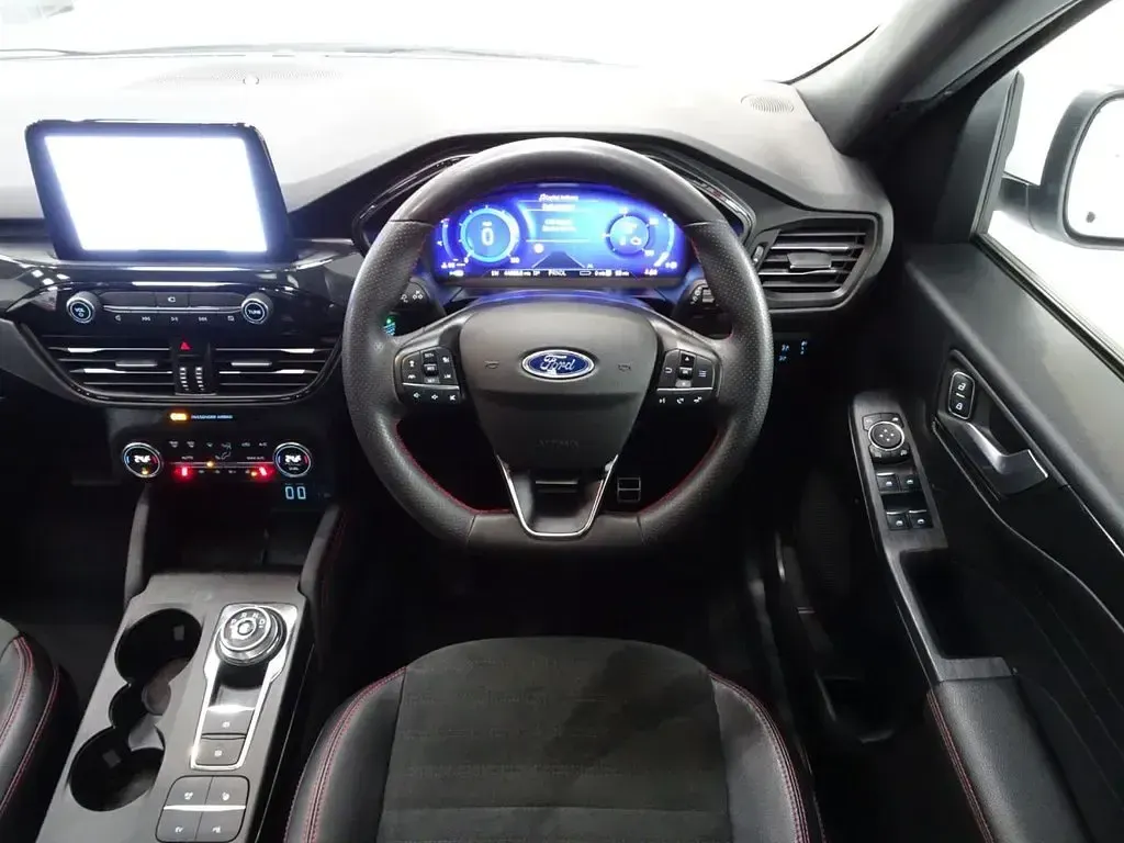 Used Ford Kuga ST-Line X 225 HP (165 kW) 2022 White SUV