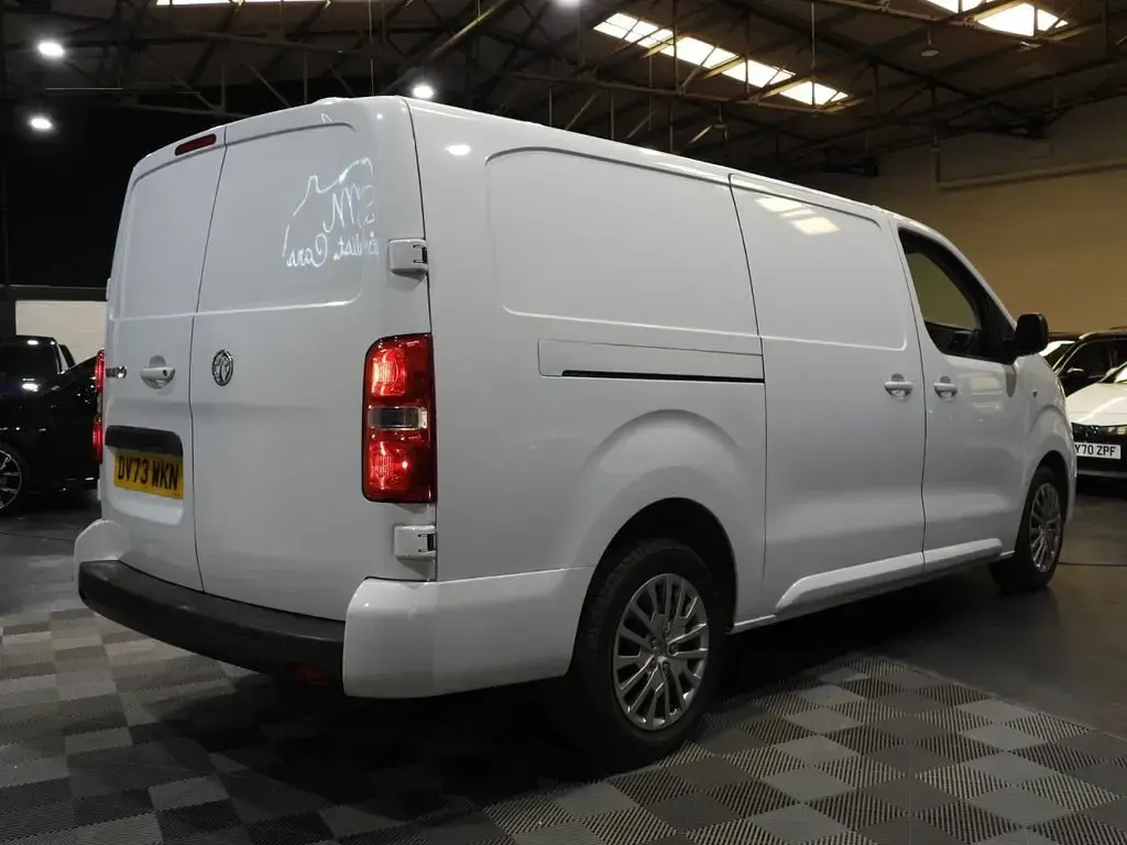 Used Vauxhall Vivaro S 100 HP (73 kW) 2023 White MPV