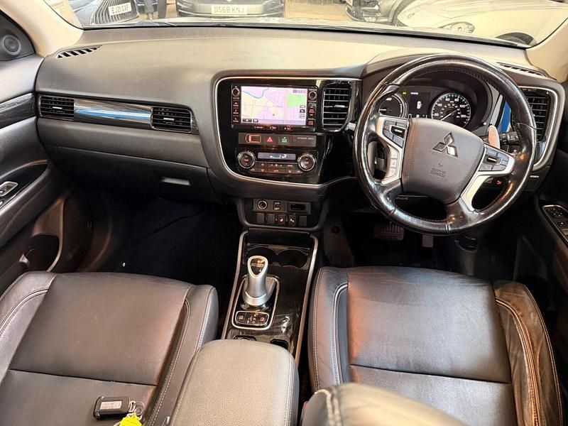 Used Mitsubishi Outlander P-HEV 200 HP (147 kW) 2017 Silver Estate