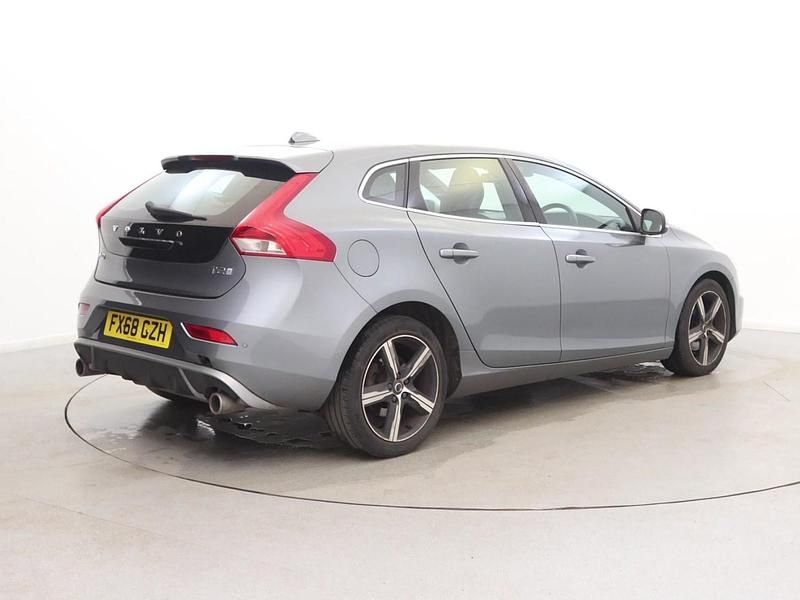 Used Volvo V40 R-Design 122 HP (89 kW) 2018 Grey Hatchback