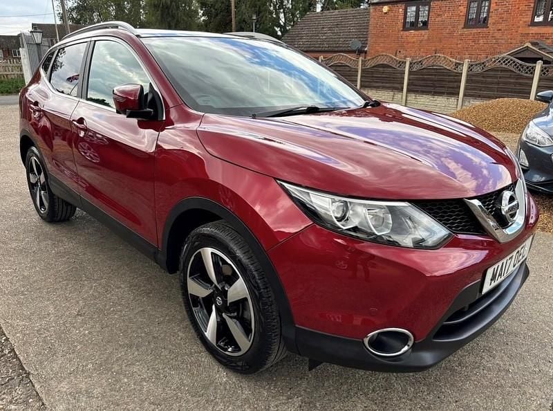 Red Used 2017 Nissan Qashqai N-Vision SUV | £10,795 (Fair price) - Image 1/4