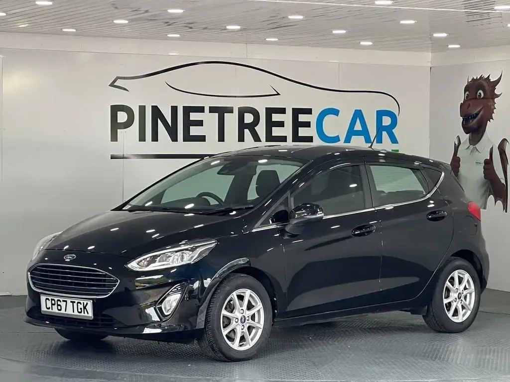 Usado Ford Fiesta Zetec 85 HP (62 kW) 2017 Preto Citadino