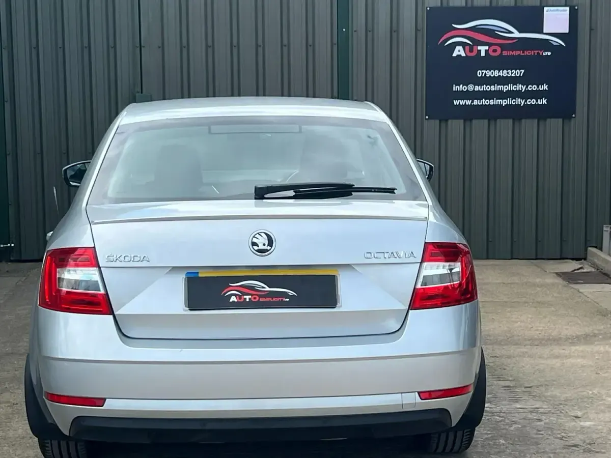 Begagnad Skoda Octavia SE 2017 Silver Halvkombi