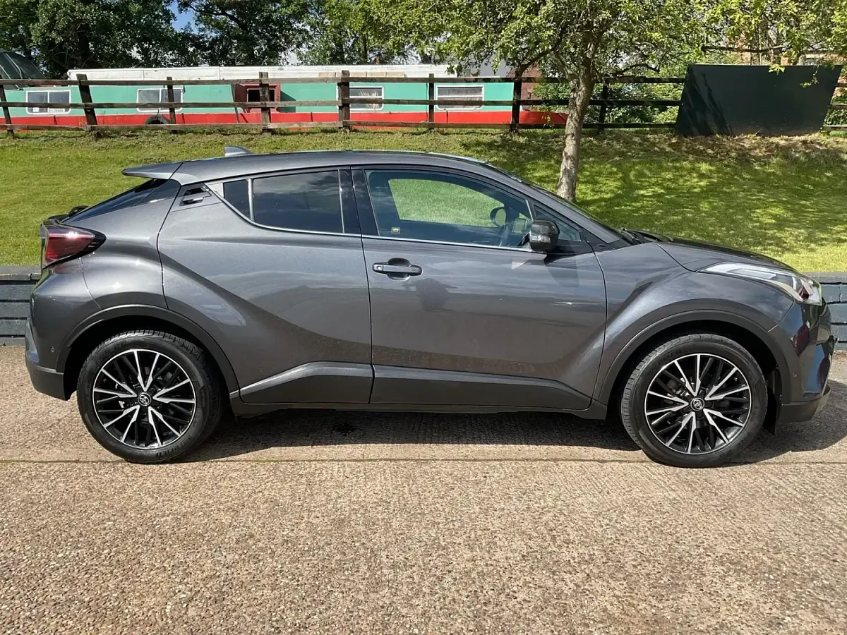 Used Toyota C-HR 116 HP (85 kW) 2018 Grey SUV