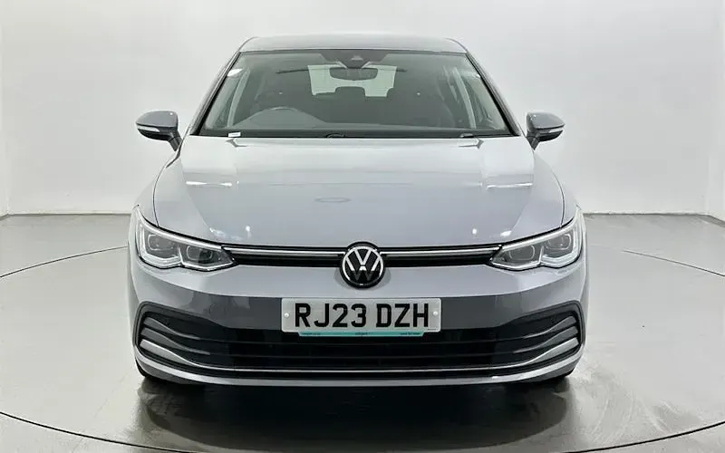 Używany VW Golf VIII Edition 131 KM (96 kW) 2023 Szary Hatchback