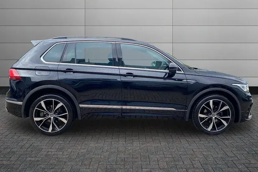 Used VW Tiguan R-line 150 HP (110 kW) 2023 Black SUV