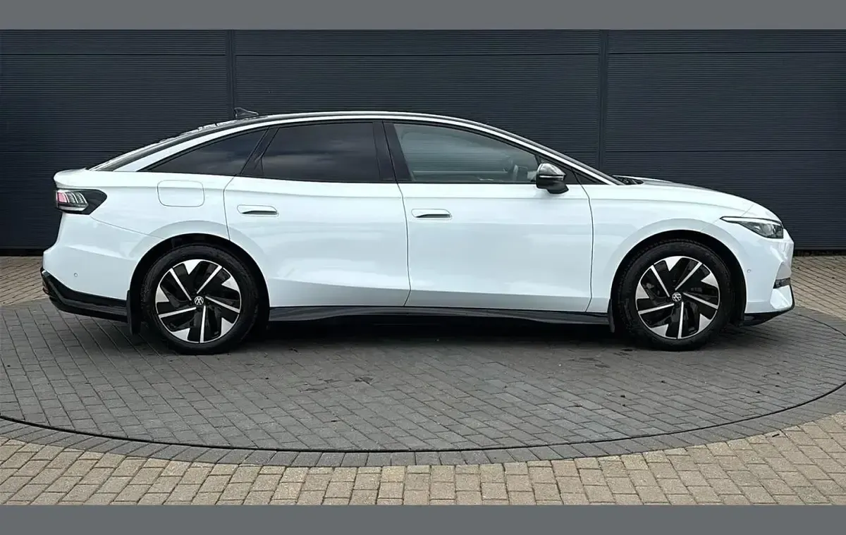 Used VW ID.7 Pro 210 kW (286 HP) 2024 White Hatchback