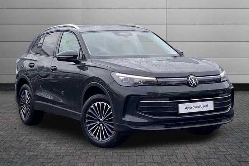 Urano grey Used 2024 VW Tiguan Match SUV | £29,950 (Expensive) - Image 1/4