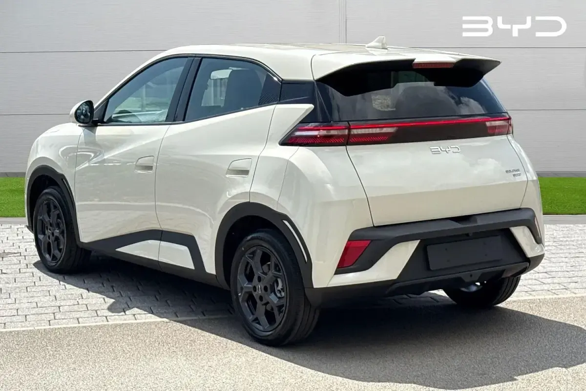 New BYD Dolphin Boost 64 kW (88 HP) 2025 White Hatchback