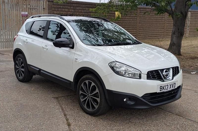 White Used 2013 Nissan Qashqai 360º SUV | £4,149 (Good price) - Image 1/1