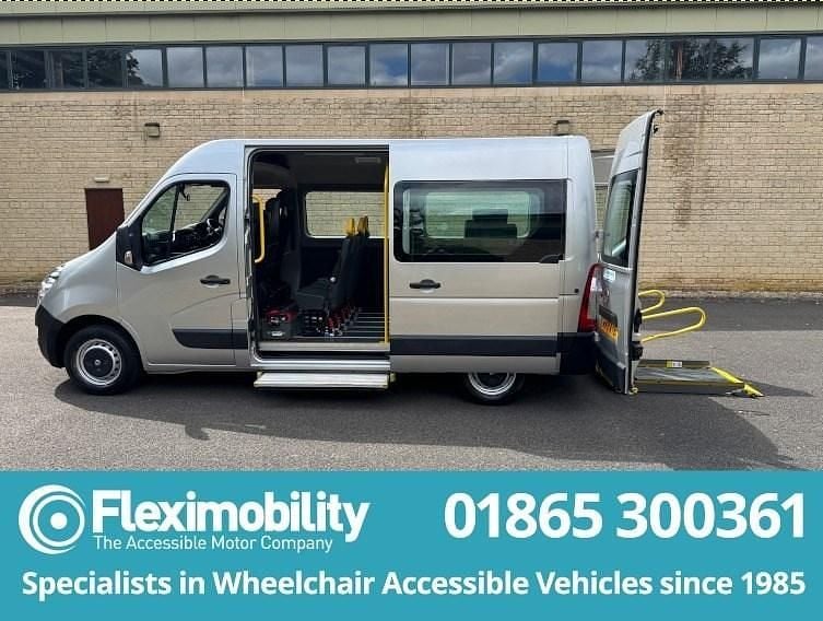 Used Vauxhall Movano 145 HP (106 kW) 2019 Silver MPV