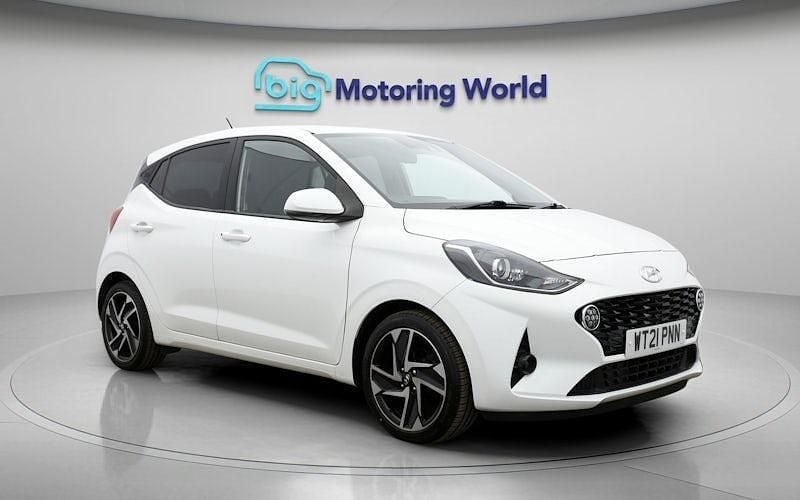 Used Hyundai i10 Premium 84 HP (61 kW) 2023 Hatchback