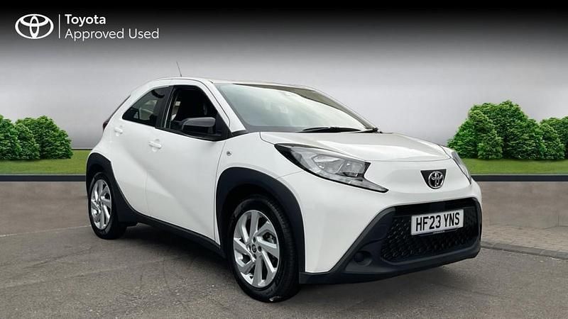 White Used 2023 Toyota Aygo PURE Hatchback | £12,334 (Fair price) - Image 1/4