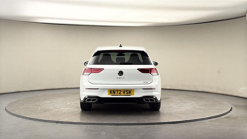 Used VW Golf VIII R-line 150 HP (110 kW) 2022 Pure white/pure white Hatchback