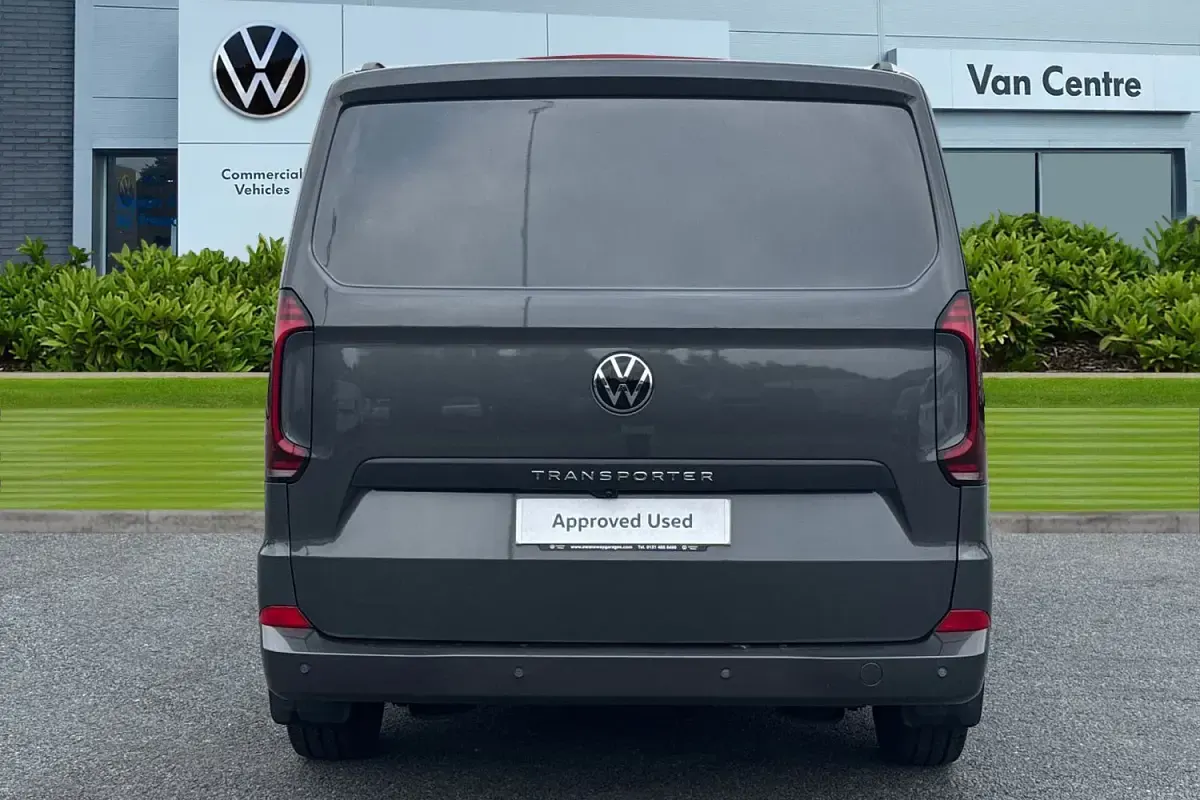 Begagnad VW Transporter Pro 2025 Grå Van