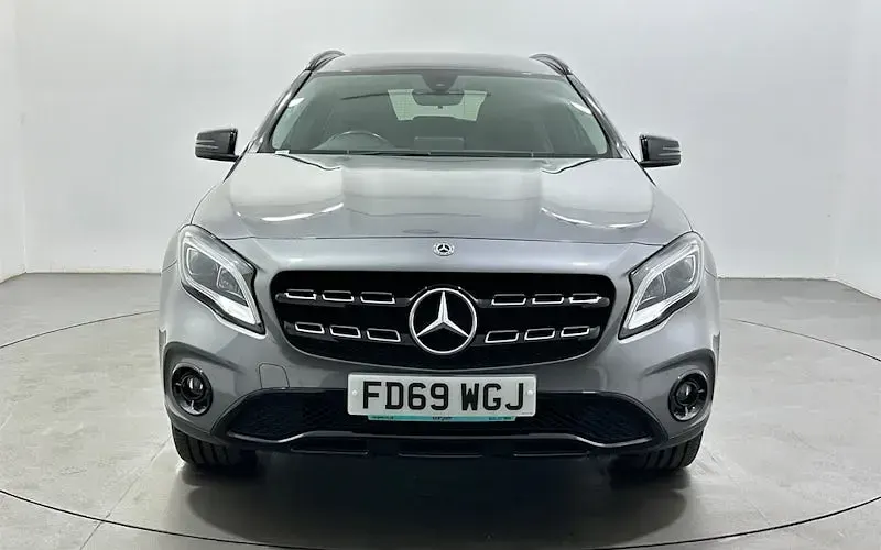 Used Mercedes GLA180 Urban 122 HP (89 kW) 2020 Grey SUV