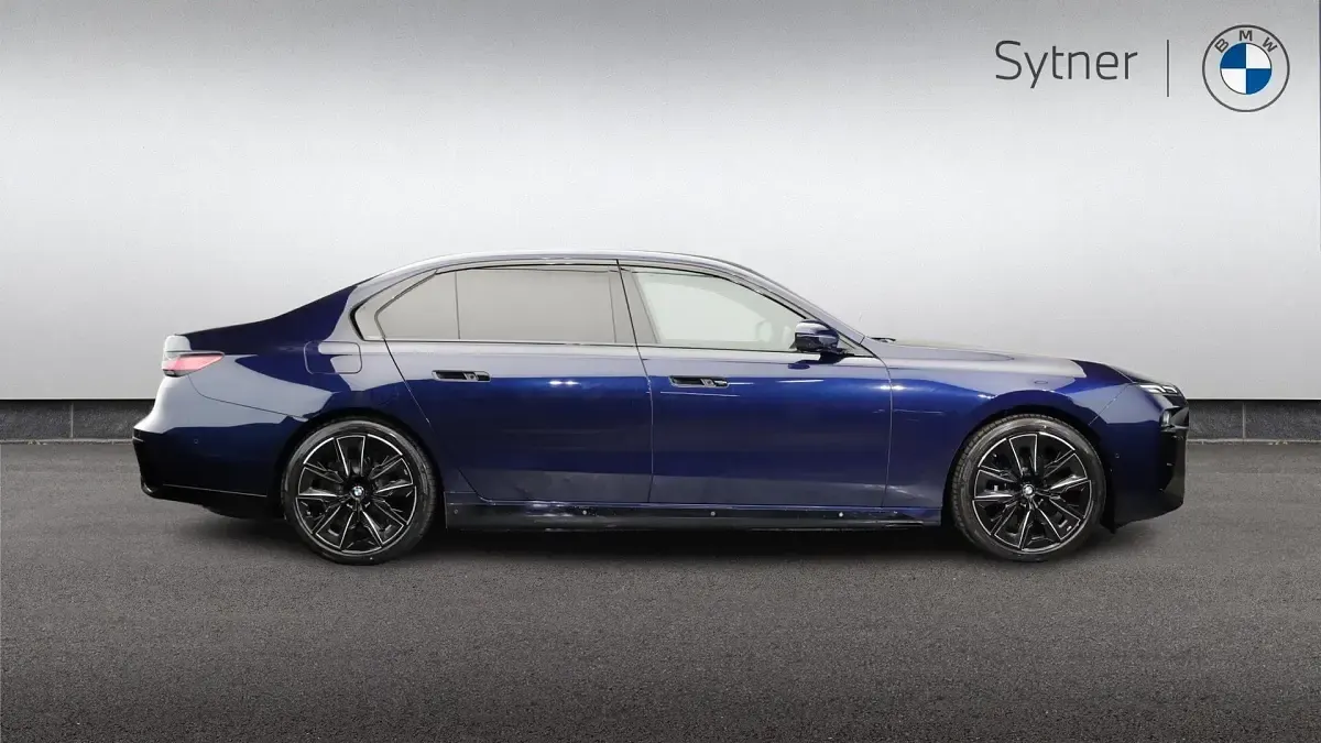 New BMW i7 M Sport 330 kW (449 HP) 2026 Blue Sedan
