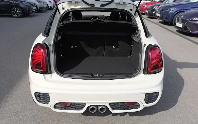 Used Mini Cooper S Hatch 192 HP (141 kW) 2019 White Hatchback