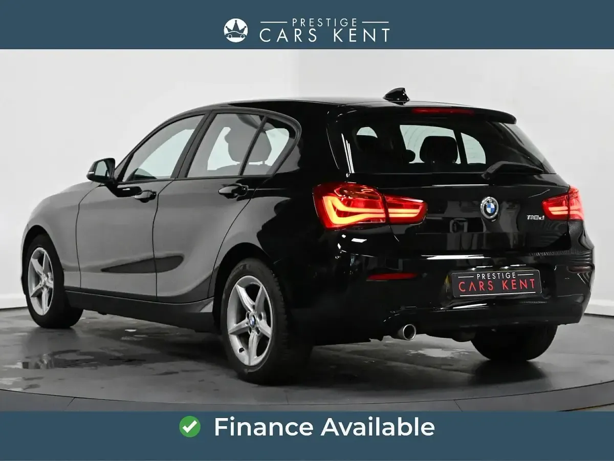 Used BMW 118 Comfort Edition 2019 Black Hatchback